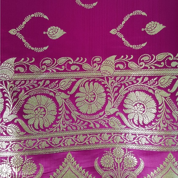 Exquisite Banarasi Art Silk Saree: Handcrafted Elegance in Kanchipuram Silk - Picture 8 of 10